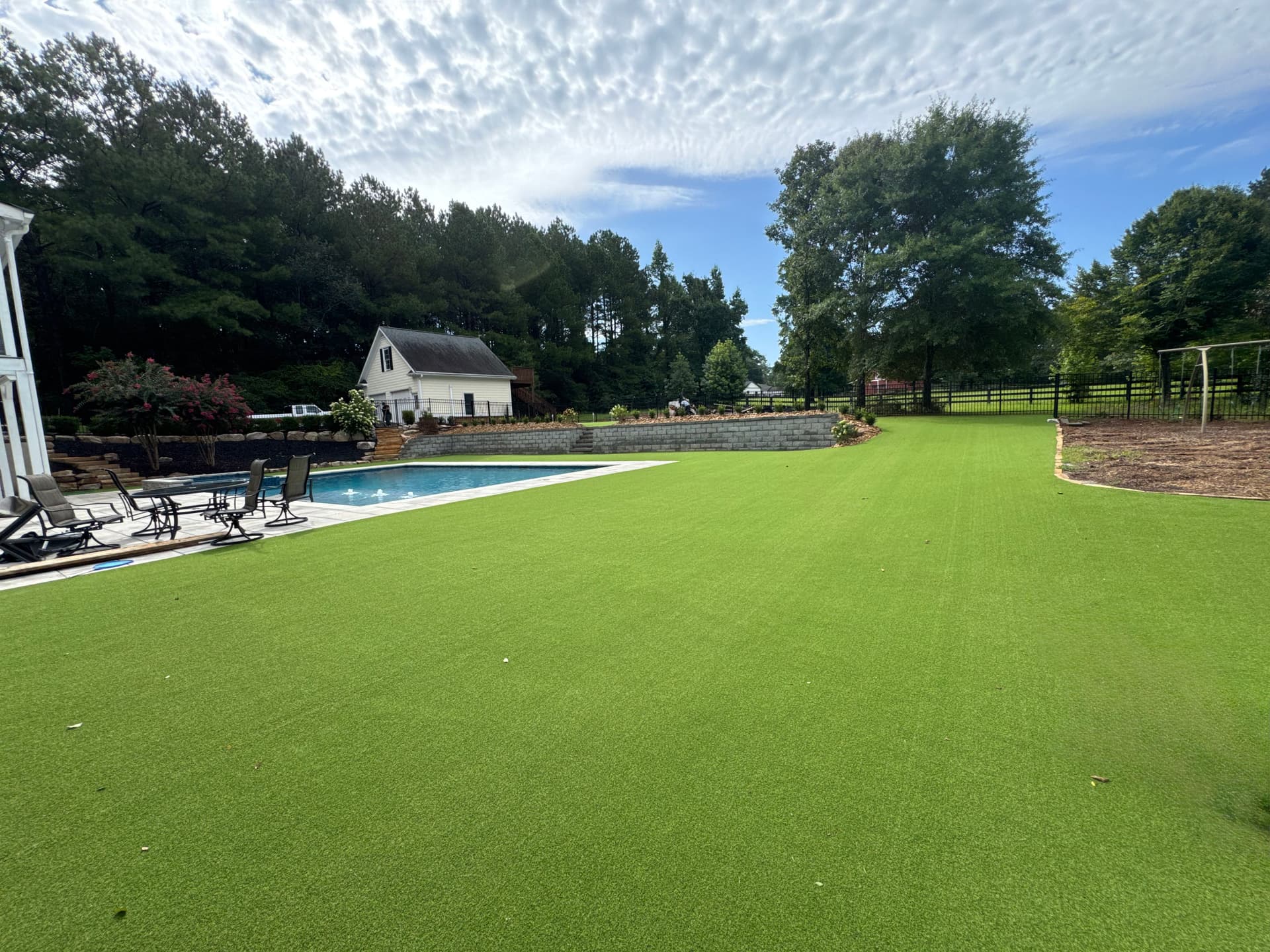 Gallery photos for Poolside Artificial Turf and Putting Green Done Right: Image #1