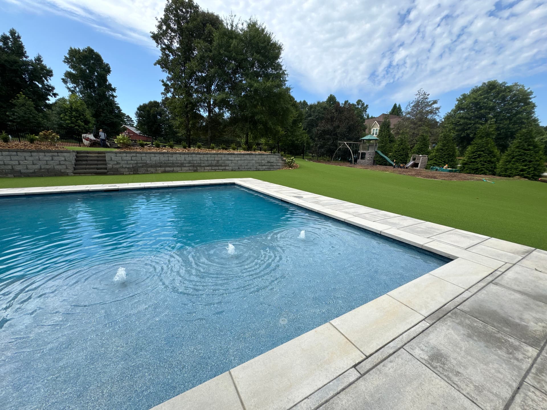 Gallery photos for Poolside Artificial Turf and Putting Green Done Right: Image #5